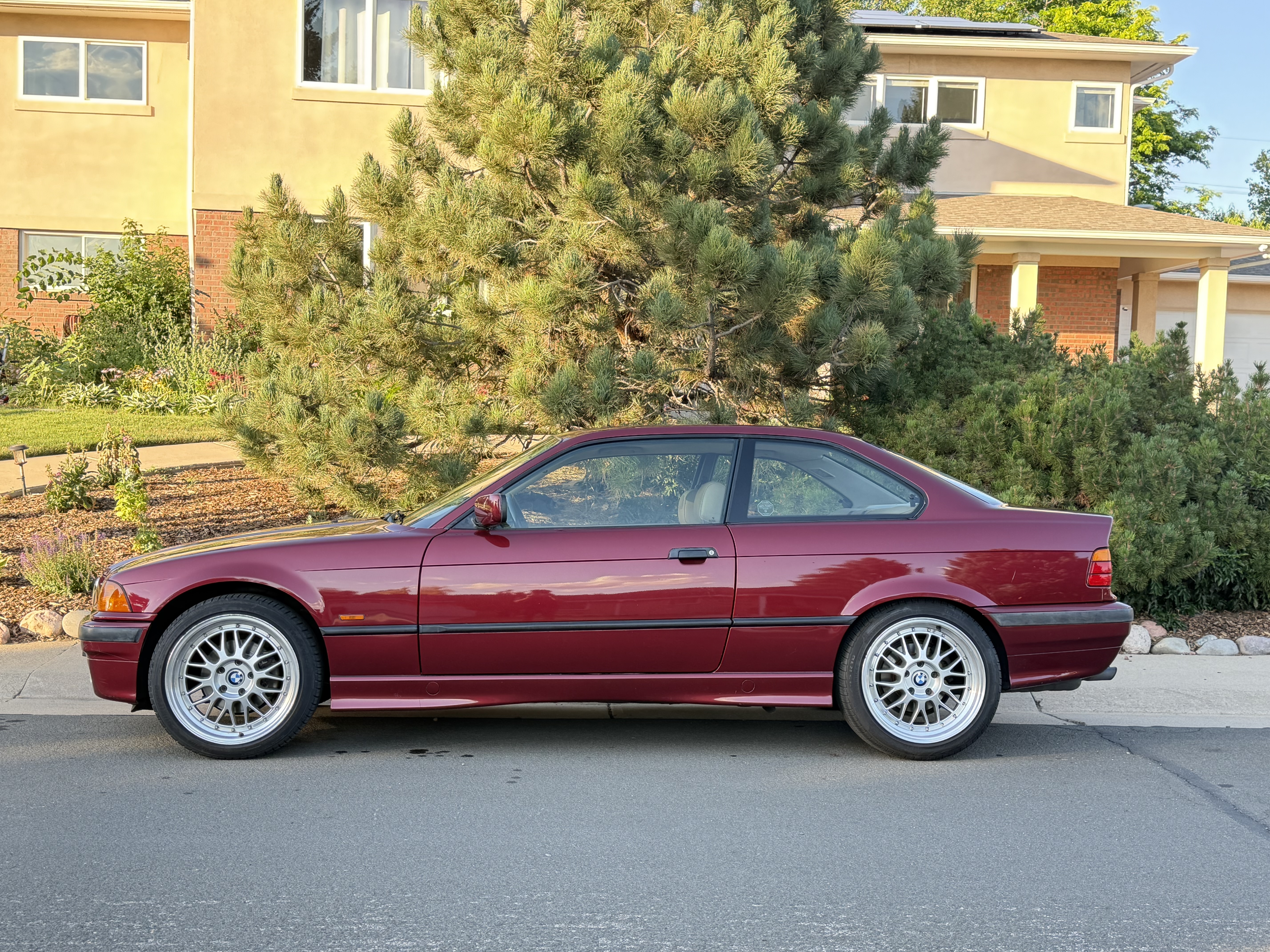 Used 1997 BMW 328iS Coupe RWD image 2