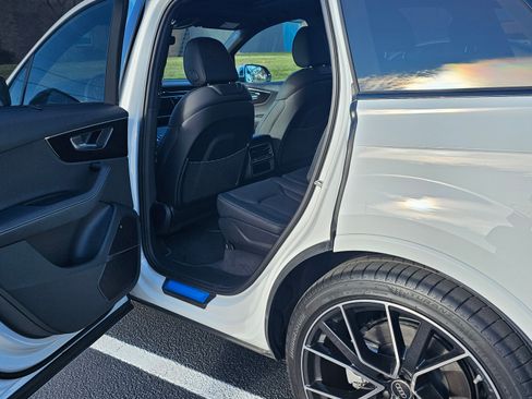 Used 2025 Audi Q7 3.0T Prestige image 4