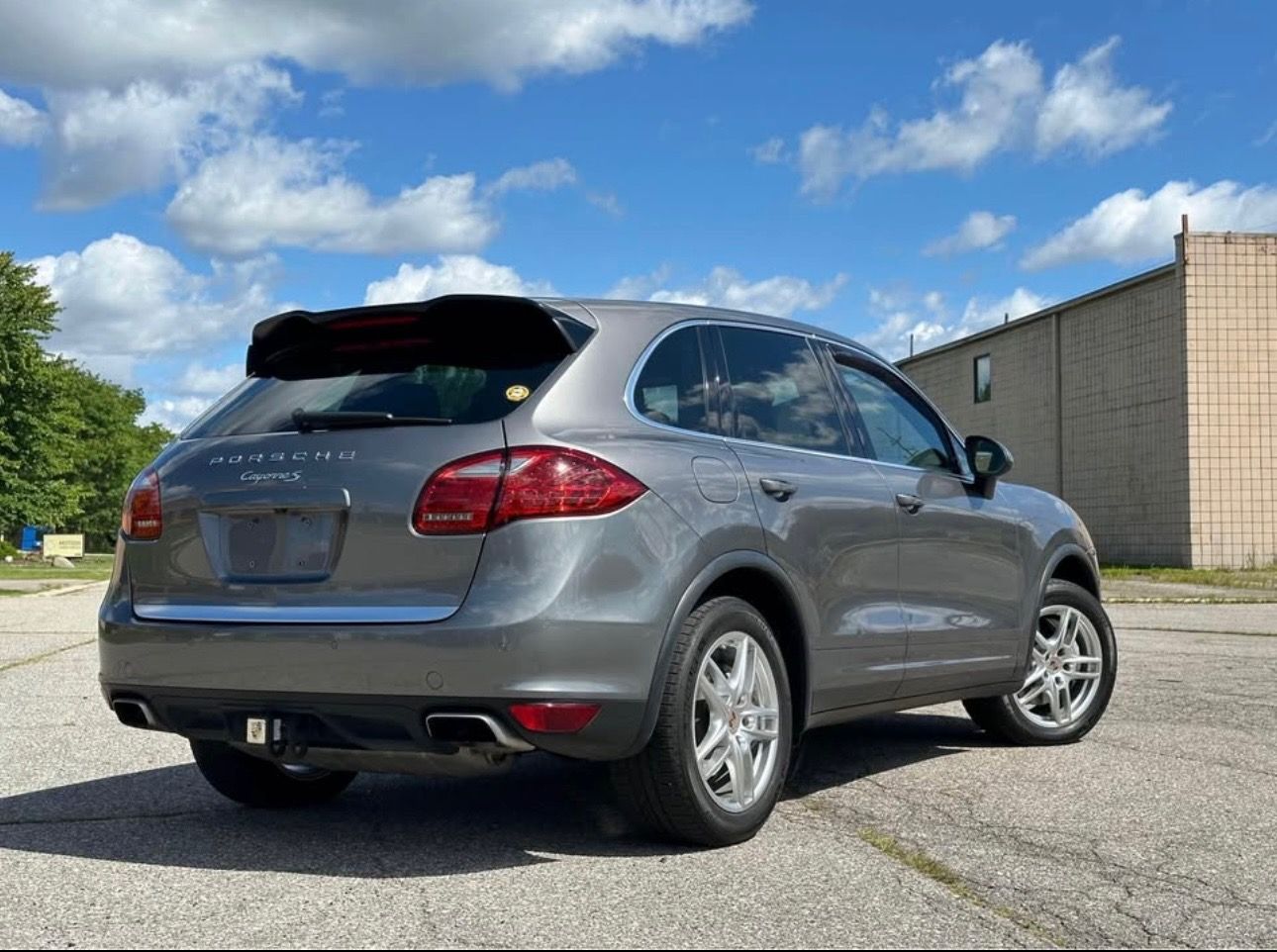 Used 2014 Porsche Cayenne S AWD/4WD image 9