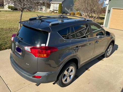 Used 2013 Toyota RAV4 XLE image 10