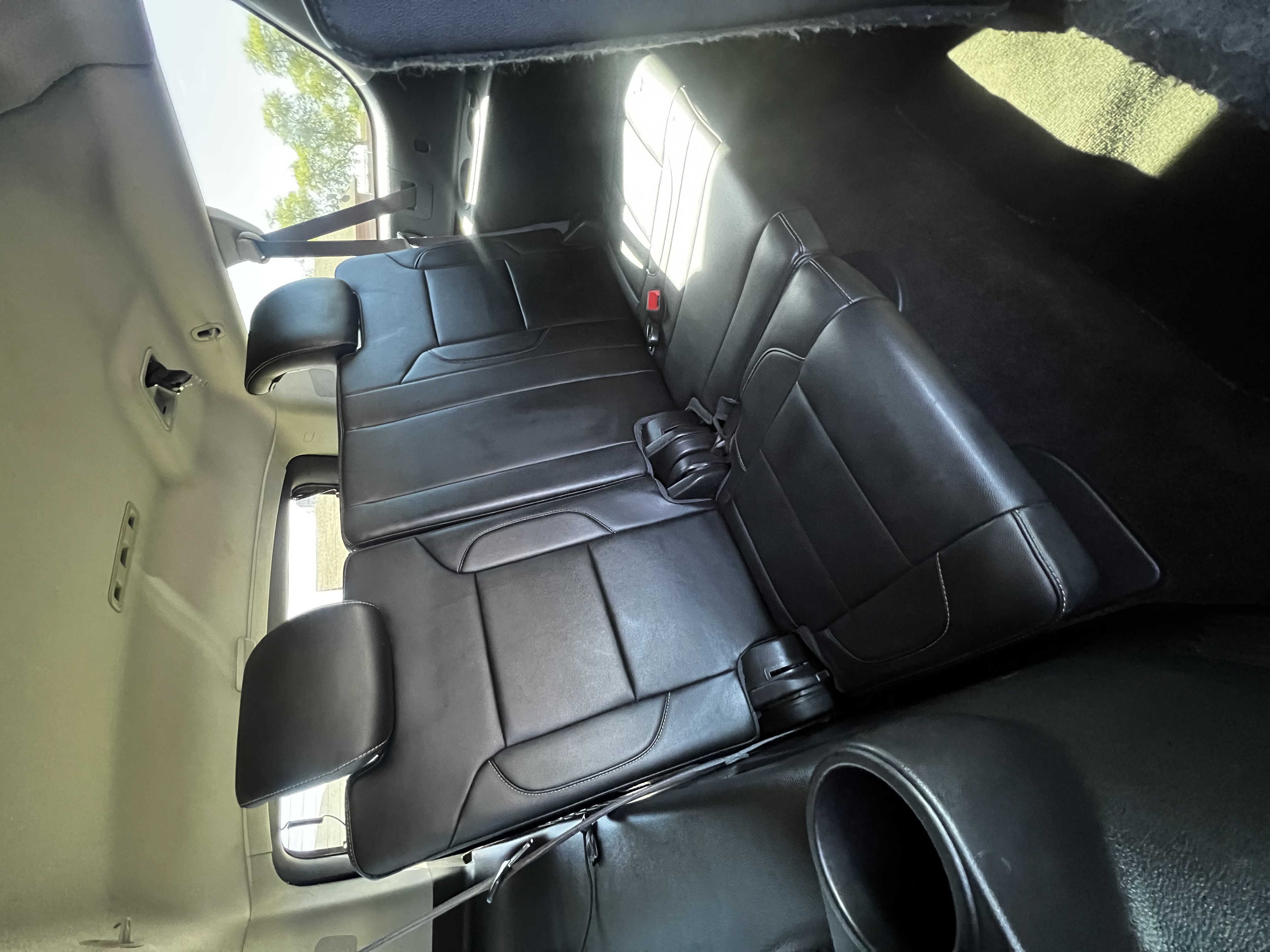 Used 2015 Chevrolet Suburban LT RWD image 12