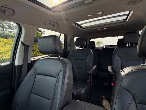 Used 2019 Chevrolet Traverse LT w/ LT Premium Package image 14