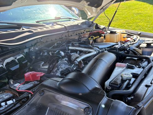 Used 2017 Ford F250 Lariat w/ Chrome Package image 17