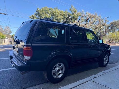 Used 2000 Ford Explorer Limited RWD image 6