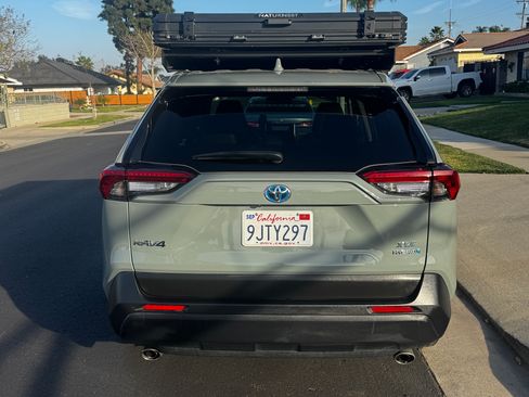 Used 2023 Toyota RAV4 XLE Premium image 23