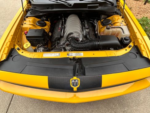 Used 2010 Dodge Challenger SRT8 w/ SRT Option Group II RWD image 7