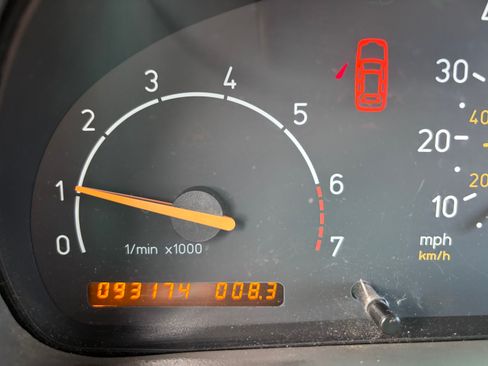 Used 2002 Saab 9-3 SE image 8