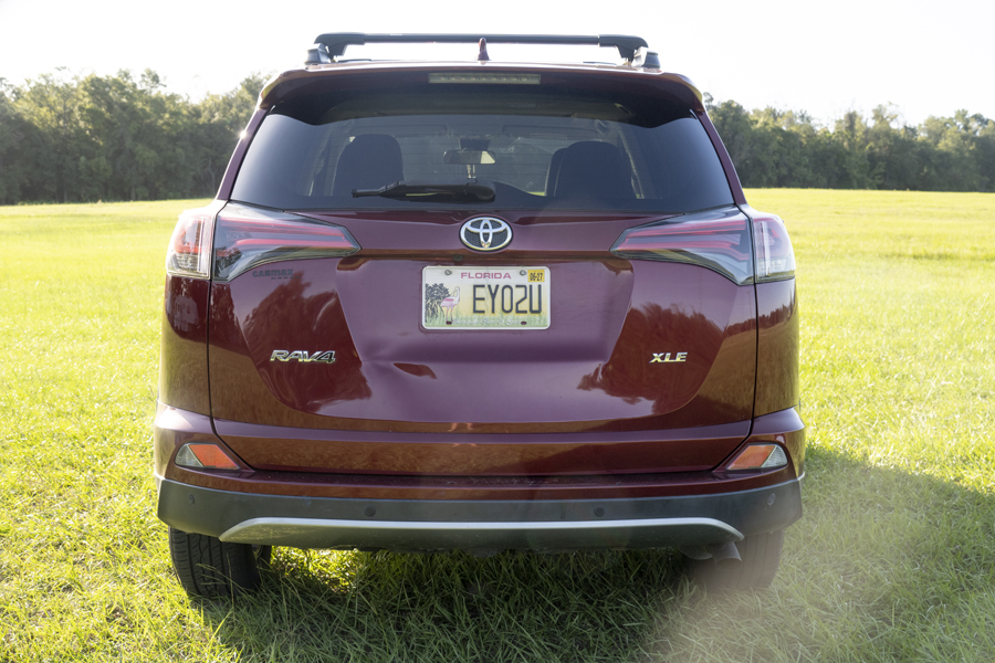 Used 2018 Toyota RAV4 XLE FWD image 6