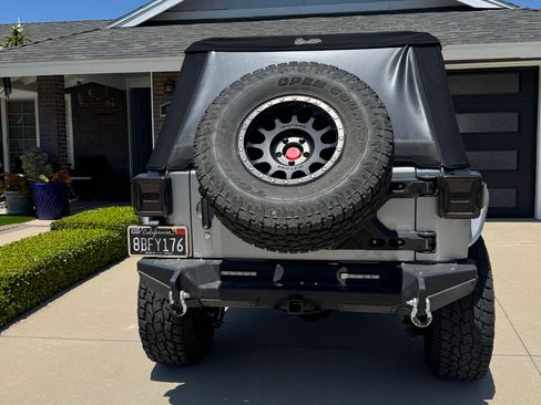 Used 2018 Jeep Wrangler Unlimited Sport S AWD/4WD image 8