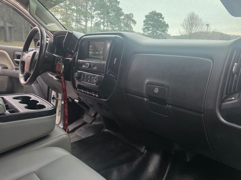 Used 2023 Chevrolet Silverado 1500 Custom image 6