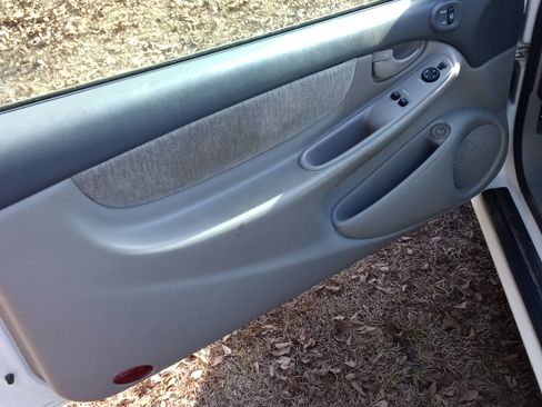 Used 2004 Oldsmobile Alero GL image 6