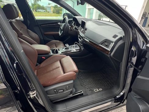 Used 2020 Audi Q5 2.0T Premium Plus image 2