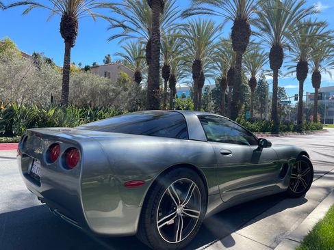 Used 2004 Chevrolet Corvette Coupe w/ Preferred Equipment Group image 4