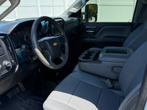 Used 2019 Chevrolet Silverado 2500 W/T AWD/4WD image 11