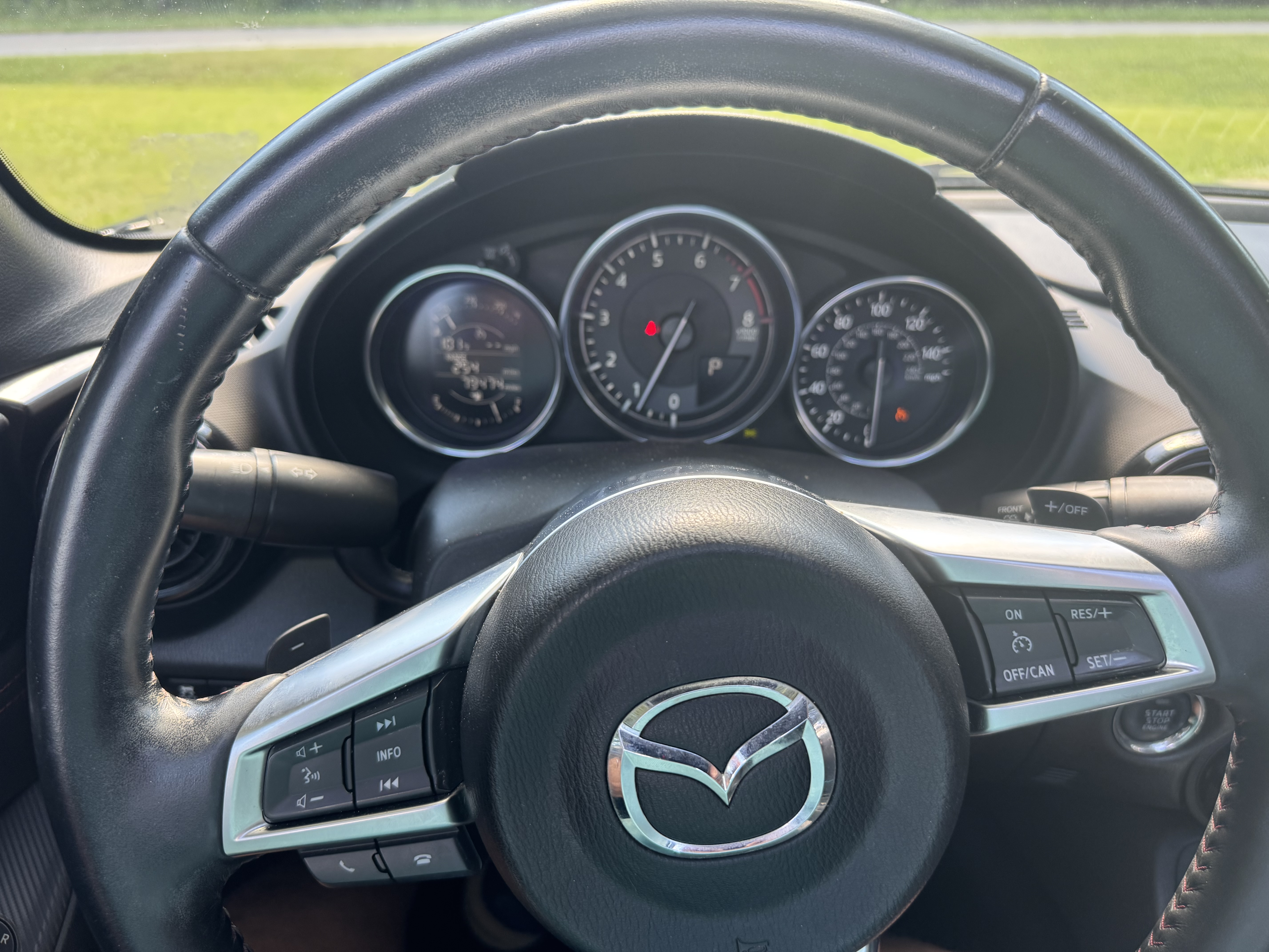 Used 2016 MAZDA MX-5 Miata Club RWD image 9