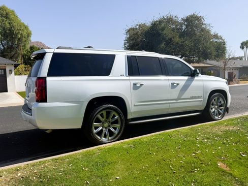 Used 2016 Chevrolet Suburban LTZ image 6