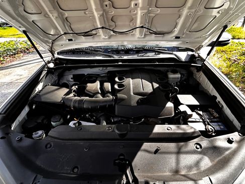 Used 2014 Toyota 4Runner Limited image 12