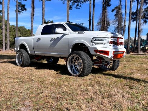 Used 2019 RAM 2500 Laramie w/ Chrome Appearance Group image 9