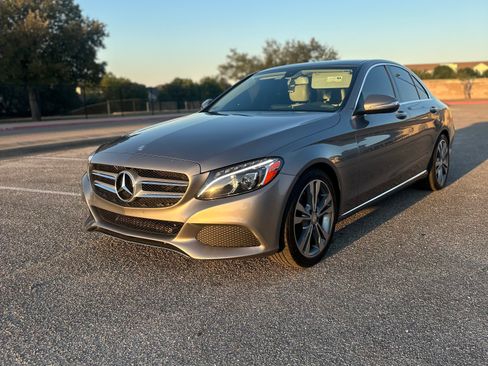 Used 2015 Mercedes-Benz C 300 Sedan image 2