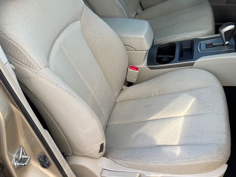 Used 2010 Subaru Outback 2.5i AWD/4WD image 24