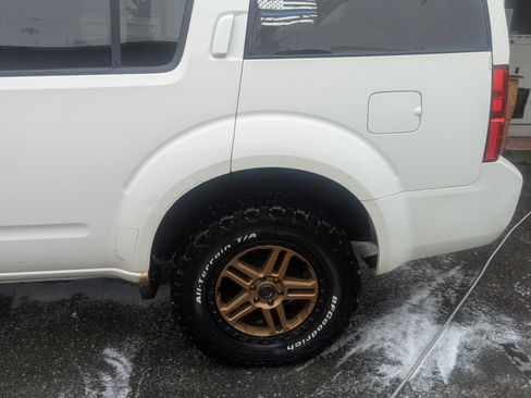 Used 2010 Nissan Pathfinder S image 8