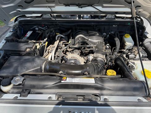 Used 2012 Jeep Wrangler Sport image 12