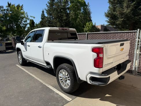 Used 2022 Chevrolet Silverado 2500 High Country w/ LPO, Hitch Package AWD/4WD image 10