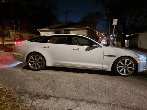 Used 2017 Jaguar XJ L Portfolio AWD/4WD image 2
