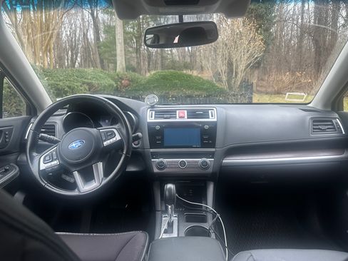 Used 2016 Subaru Outback 3.6R Limited image 1