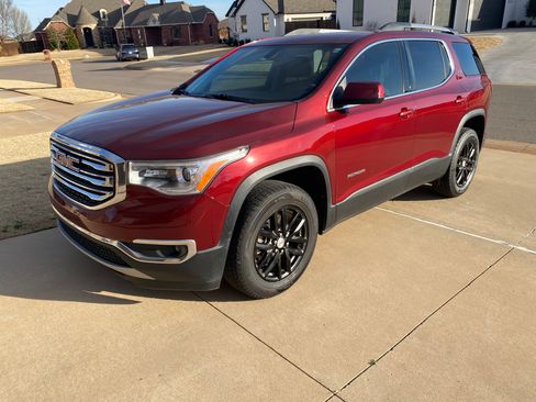 Used 2018 GMC Acadia SLT image 1