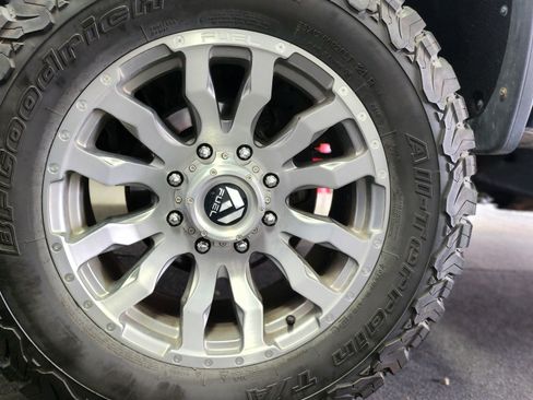 Used 2017 GMC Sierra 2500 SLT image 4