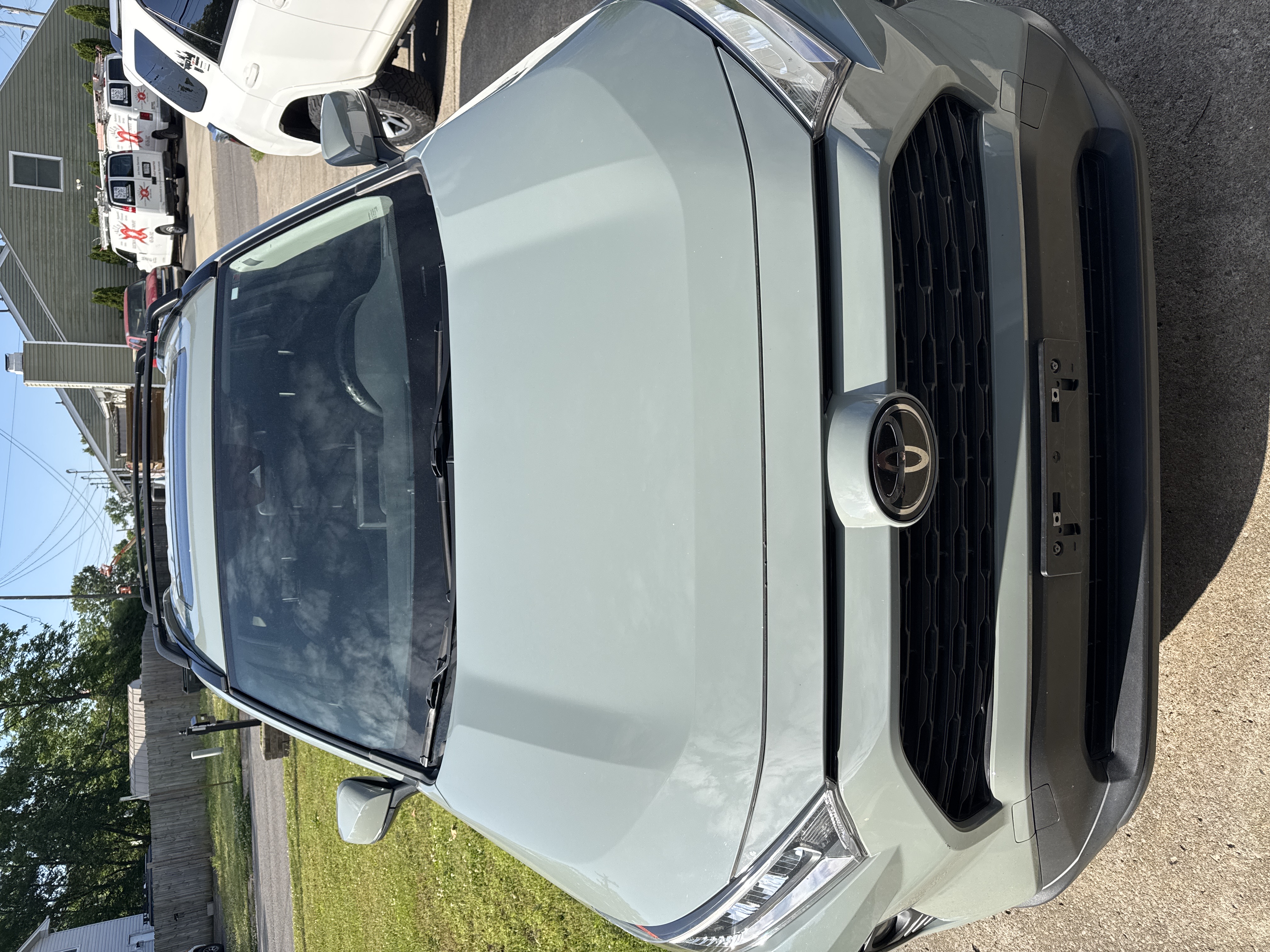 Used 2021 Toyota RAV4 XLE Premium FWD image 8