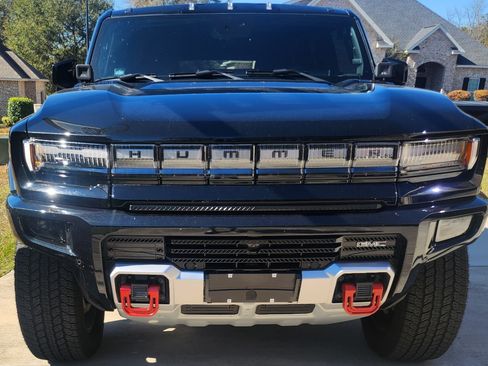 Used 2024 GMC Hummer EV 2X w/ LPO, Illumination Package image 12