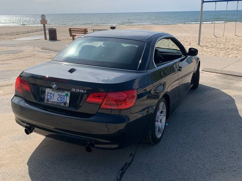 Used 2013 BMW 335i Convertible image 10