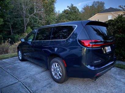 Used 2024 Chrysler Pacifica Touring