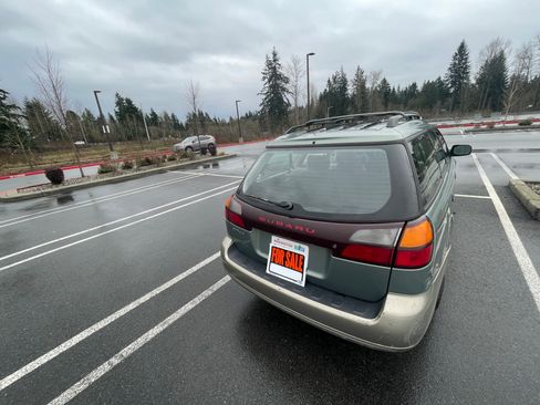 Used 2004 Subaru Outback Wagon image 8