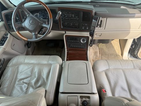 Used 2002 Cadillac Escalade AWD image 7