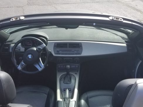 Used 2004 BMW Z4 2.5i image 8