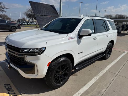 Used 2022 Chevrolet Tahoe Z71 w/ Z71 Off-Road Package image 2