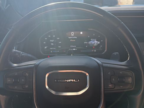 Used 2022 GMC Sierra 1500 Denali Ultimate AWD/4WD image 12