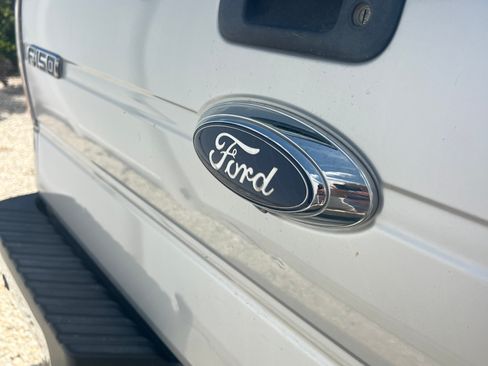 Used 2014 Ford F150 XLT w/ Equipment Group 302A Luxury AWD/4WD image 10