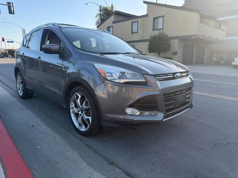 Used 2014 Ford Escape Titanium w/ Equipment Group 401A FWD image 2
