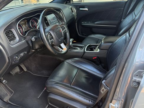 Used 2017 Dodge Charger R/T w/ Plus Group RWD image 6