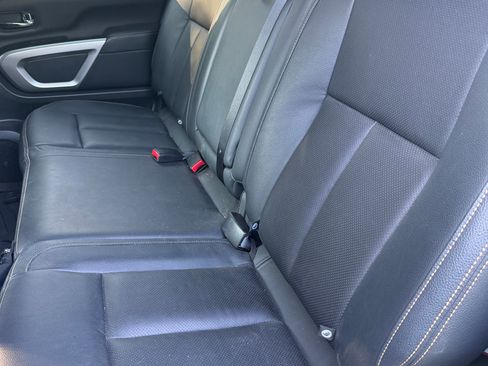 Used 2018 Nissan Titan SL AWD/4WD image 14