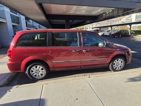 Used 2014 Dodge Grand Caravan American Value Package image 4