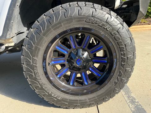 Used 2020 Jeep Gladiator Overland image 6