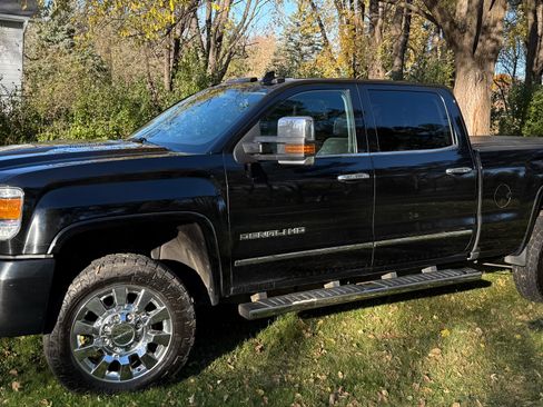 Used 2016 GMC Sierra 2500 Denali w/ Duramax Plus Package image 18