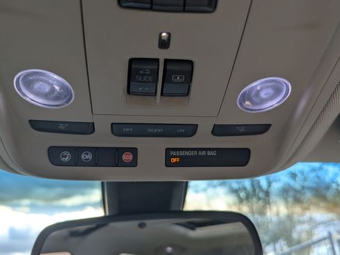 Used 2013 Cadillac XTS Luxury image 21