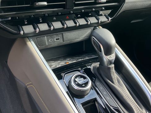 Used 2024 Chevrolet Colorado ZR2 w/ ZR2 Convenience Package III image 28