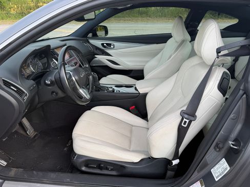 Used 2019 INFINITI Q60 Red Sport 400 w/ Cargo Package AWD/4WD image 16